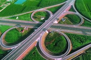 高速公路上如何安全行駛？看完這些指南讓你心不慌